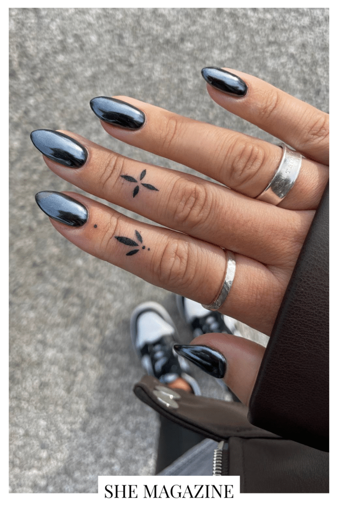 Amazing black almond nails That Suit Short Nails Too